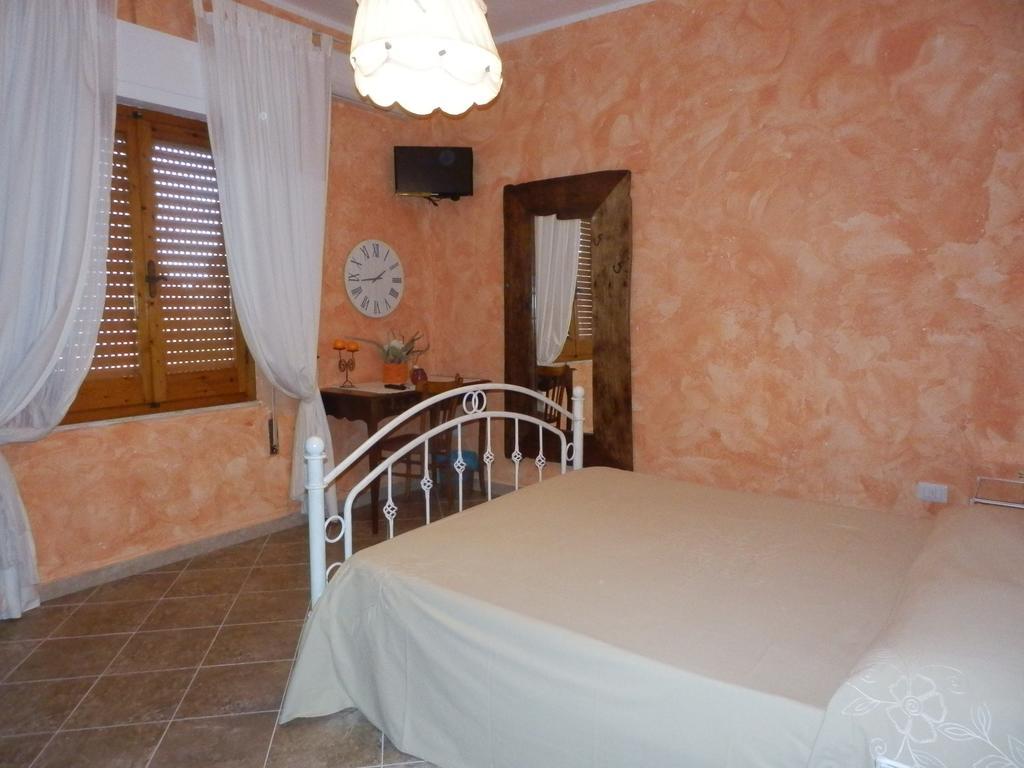 B&B Domu Severino Pula Exterior foto